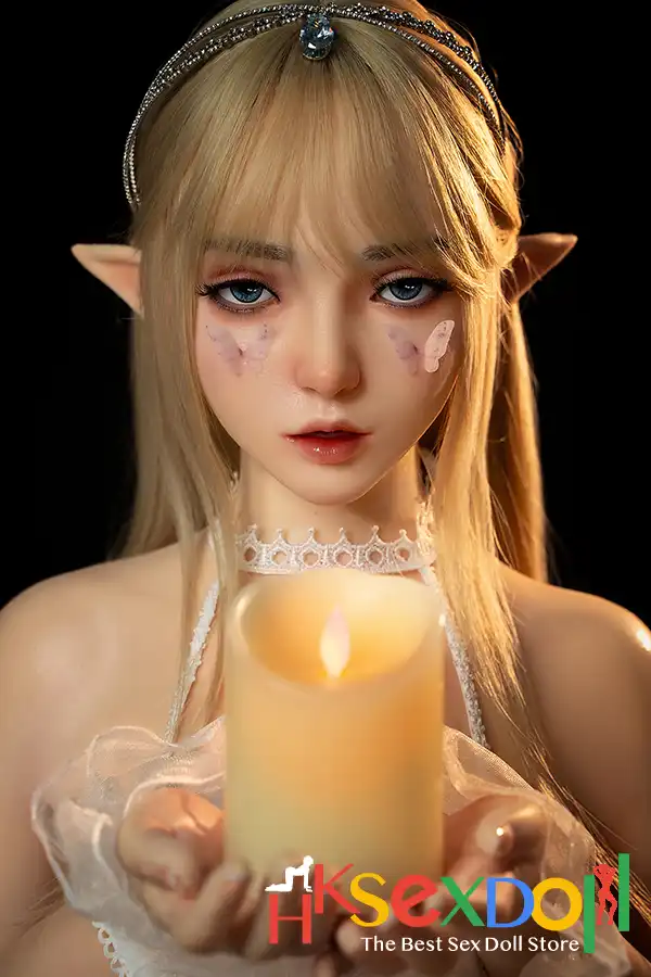 Close up of Luna blue eyes and natural makeup detail realistic tpe doll4