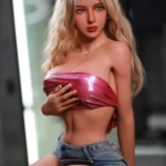 pełna biustu lalka erotyczna 162 cm (5 stóp 3 cala), biust czwartej wielkości, krągła sylwetka, skóra o odcieniu brązowym, wykonana z materiału TPE – Avery